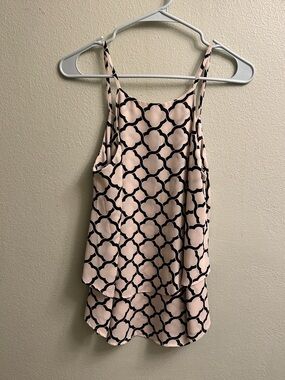 Emmalee Flowy Tank Top Size Small Creamy Beige and Black
